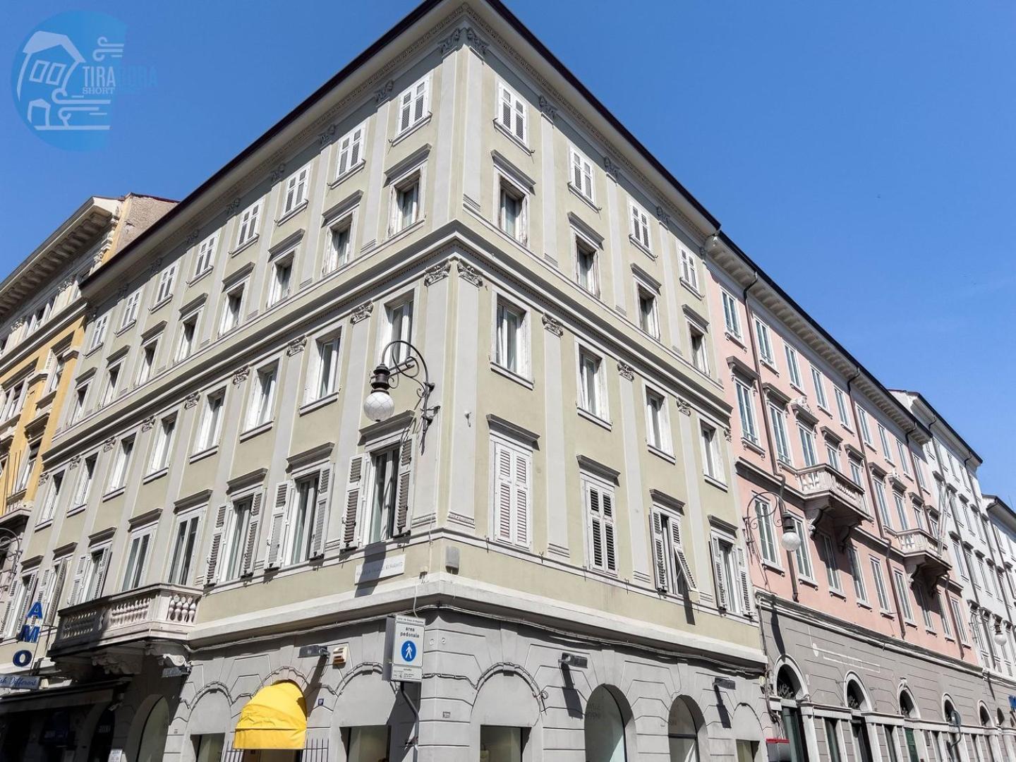 Cassa Di Risparmio 11 Tirabora Short Rent トリエステ エクステリア 写真